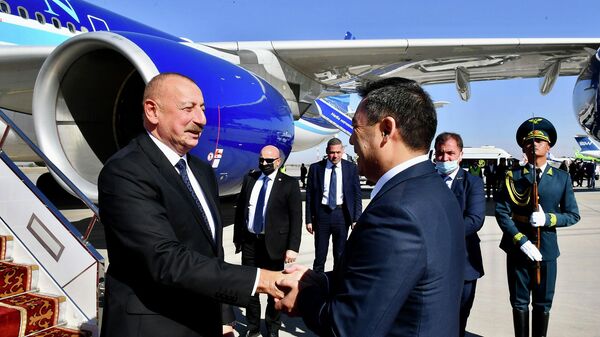 ����: ru.sputnik.az