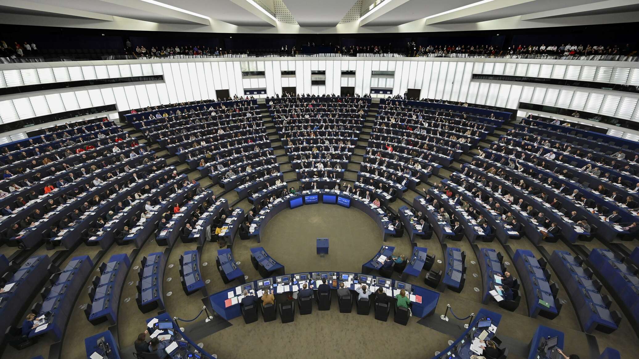 Здание Европарламента Фото
