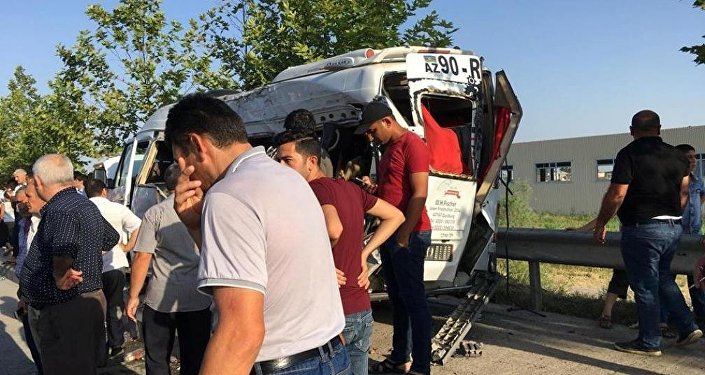 Bakı-Qazax şosesinin Yevlaxdan keçən hissəsində dəhşətli avtoqəza baş verib Bakı-Qazax şosesinin Yevlaxdan keçən hissəsində dəhşətli avtoqəza baş verib