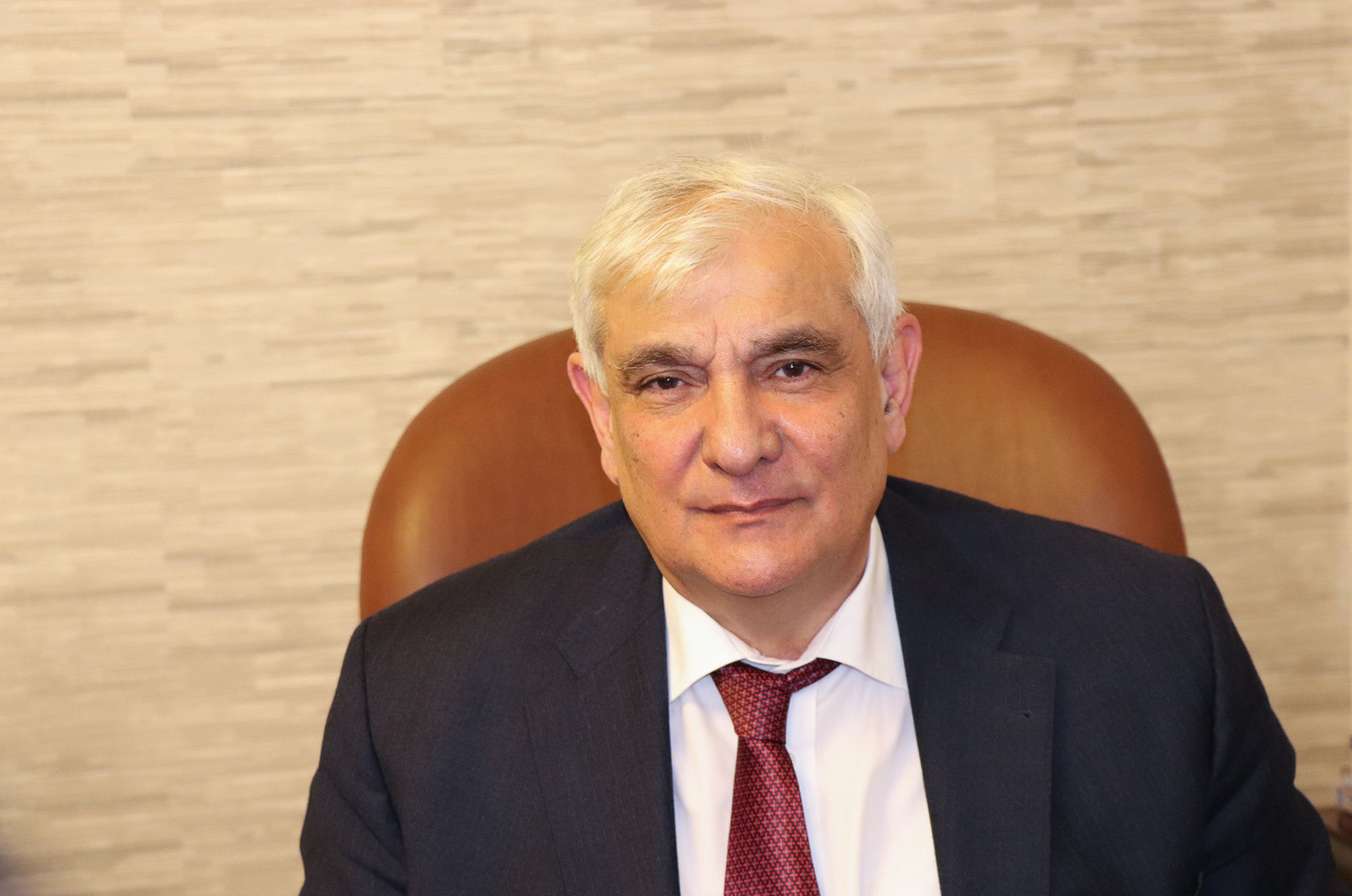 Xalq yazıçısı Kamal Abdulla Xalq yazıçısı Kamal Abdulla