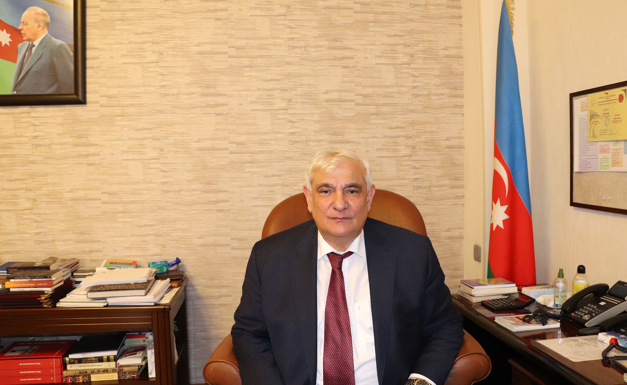 Xalq yazıçısı Kamal Abdulla Xalq yazıçısı Kamal Abdulla