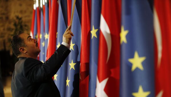 Флаги Турции и ЕС, фото из архива - Sputnik Azərbaycan