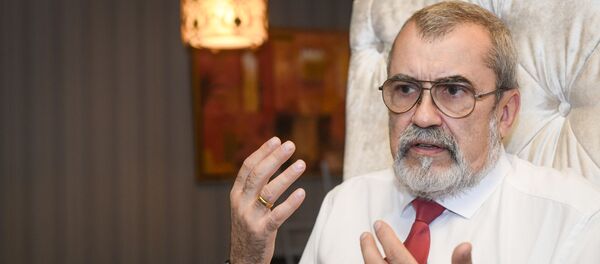 Заведующий кафедрой инфекционных болезней и эпидемиологии РНИМУ им. Н.И. Пирогова, главный инфекционист ФМБА России Владимир Никифоров Заведующий кафедрой инфекционных болезней и эпидемиологии РНИМУ им. Н.И. Пирогова, главный инфекционист ФМБА России Владимир Никифоров - Sputnik Азербайджан