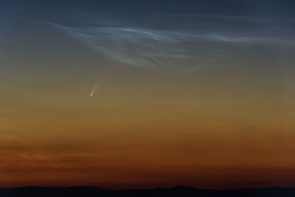 Комета NEOWISE в небе над Венгрией  - Sputnik Азербайджан