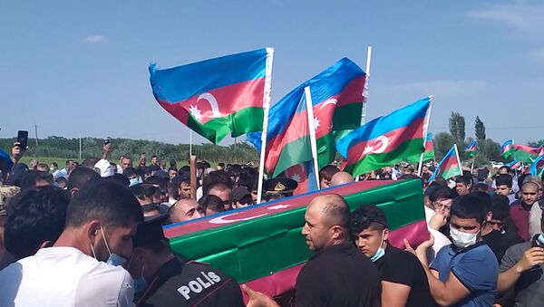 Еще одна жертва провокации ВС Армении - похороны шехида в Билясуваре - Sputnik Азербайджан