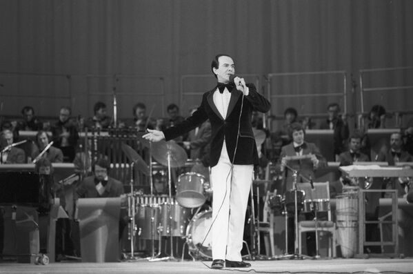 Муслим Магомаев на концерте в рамках культурной программы Олимпиады-80. - Sputnik Азербайджан