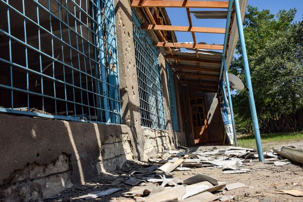 Поврежденный дом жителя Азиза Азизова в Товузском районе - Sputnik Азербайджан
