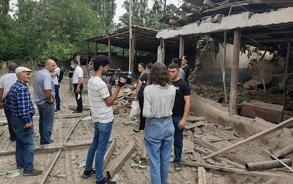 Дома, разрушенные в результате обстрела ВС Армении - Sputnik Азербайджан