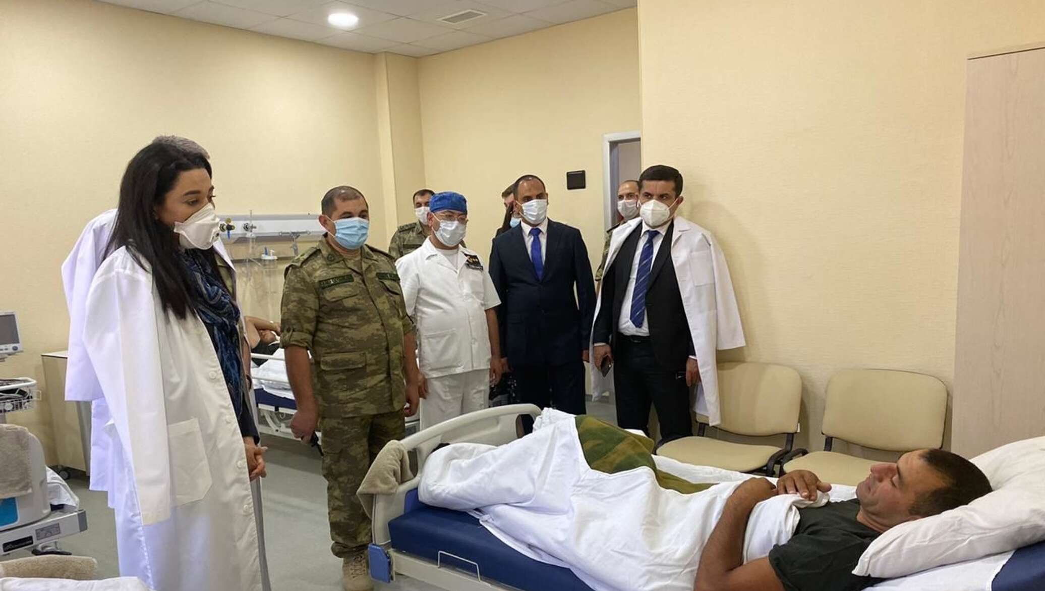Новые военные госпитали. Раненые в военном госпитале. Военный госпиталь раненные. Раненый солдат в госпитале.