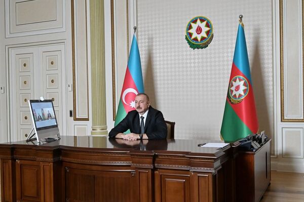 Президент Ильхам Алиев принял новоназначенного главу МИД Джейхуна Байрамова Президент Ильхам Алиев принял новоназначенного главу МИД Джейхуна Байрамова - Sputnik Азербайджан