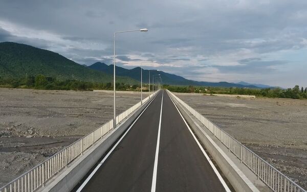 Новый мост через реку Бум в Габалинском районе - Sputnik Азербайджан