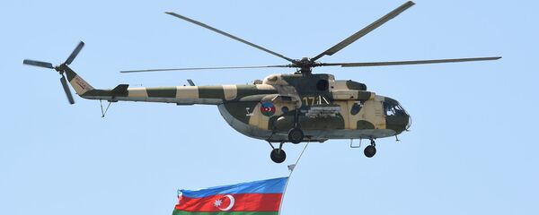 Вертолет Ми-24 с азербайджанским флагом, фото из архива - Sputnik Азербайджан