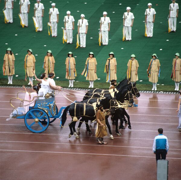 Церемония открытия XXII летних Олимпийских игр в Москве, 1980 год - Sputnik Азербайджан