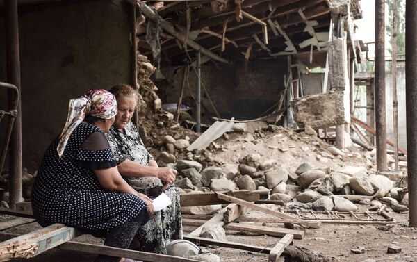 Разрушенный жилой дом в селе Дондар Гушчу Товузского района Азербайджана  - Sputnik Азербайджан