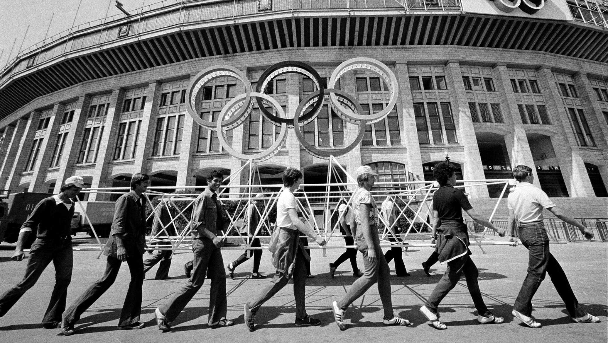 11 апреля 1980 года. Олимпийский стадион СССР 1980. Стадион Лужники 80 годов.