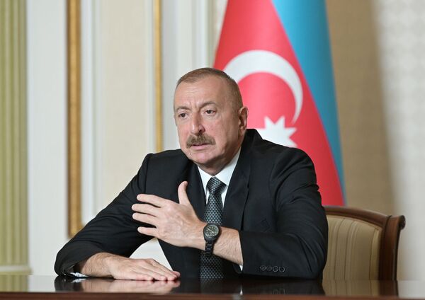 Президент Алиев побеседовал с новым министром образования Азербайджана Президент Алиев побеседовал с новым министром образования Азербайджана - Sputnik Азербайджан