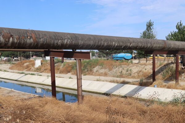 Абшеронский водоканал утопает в бытовых отходах Абшеронский водоканал утопает в бытовых отходах - Sputnik Азербайджан
