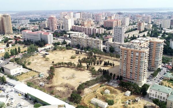 В новом парке лесного типа, который будет заложен в Ясамальском районе Баку - Sputnik Азербайджан