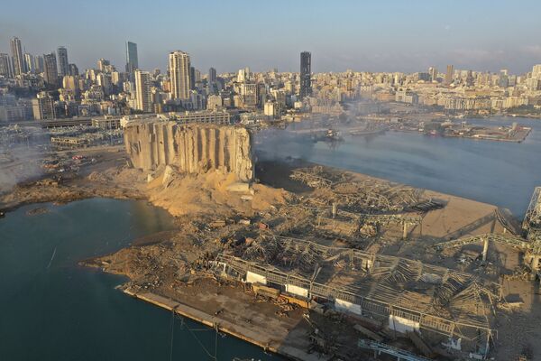 Вид порта Бейрута после взрыва - Sputnik Азербайджан
