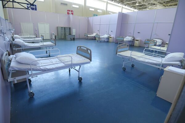 Говсанский олимпийский спортивный комплекс, переоборудованный в клинику модульного типа - Sputnik Азербайджан