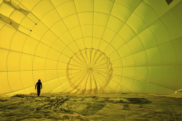Участник фестиваля воздушных шаров в Бристоле - Sputnik Азербайджан