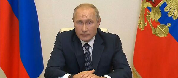 Путин объявил о регистрации первой российской вакцины от COVID-19 - Sputnik Азербайджан