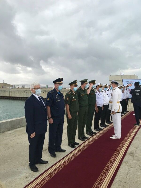 Как в Баку встречали боевые корабли Каспийской флотилии РФ - фото Как в Баку встречали боевые корабли Каспийской флотилии РФ - фото - Sputnik Азербайджан