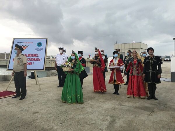 Как в Баку встречали боевые корабли Каспийской флотилии РФ - фото Как в Баку встречали боевые корабли Каспийской флотилии РФ - фото - Sputnik Азербайджан
