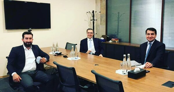 Критика Оперштаба принесла успех азербайджанцу и привела его в Администрацию Президента Критика Оперштаба принесла успех азербайджанцу и привела его в Администрацию Президента - Sputnik Азербайджан