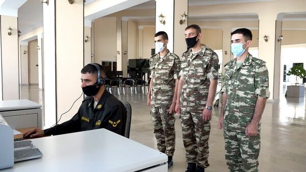 Танкисты в Нахчыване совершенствуют навыки вождения и стрельбы - фото Танкисты в Нахчыване совершенствуют навыки вождения и стрельбы - фото - Sputnik Азербайджан