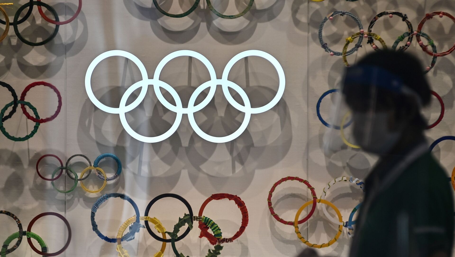Логотип Олимпийских игр в Токио-2020, фото из архива - Sputnik Азербайджан, 1920, 08.07.2021