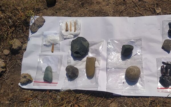 Останки, обнаруженные во время раскопок на территории села Хатаи Агстафинского района - Sputnik Азербайджан