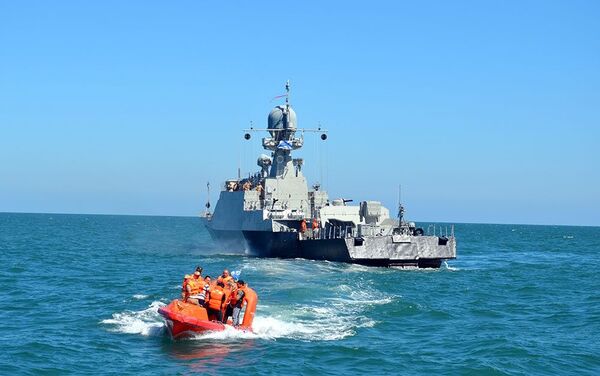 В битве за Кубок моря моряки обстреляли цели и показали навыки защиты судна  - Sputnik Азербайджан