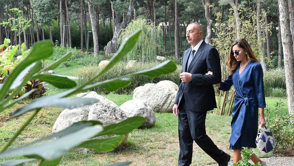 Президент Ильхам Алиев и первая леди Мехрибан Алиева - Sputnik Азербайджан