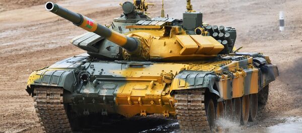 Танк Т-72Б3 команды военнослужащих Азербайджана во время финальной эстафеты танковых экипажей в рамках конкурса Танковый биатлон-2020 на полигоне Алабино Танк Т-72Б3 команды военнослужащих Азербайджана во время финальной эстафеты танковых экипажей в рамках конкурса Танковый биатлон-2020 на полигоне Алабино - Sputnik Азербайджан