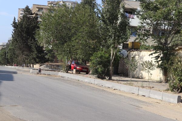 Bakıda yolları süni şəkildə daraldırlar - Yaxşı eləyirlər, amma düz eləmirlər? - FOTO Bakıda yolları süni şəkildə daraldırlar - Yaxşı eləyirlər, amma düz eləmirlər? - FOTO - Sputnik Azərbaycan