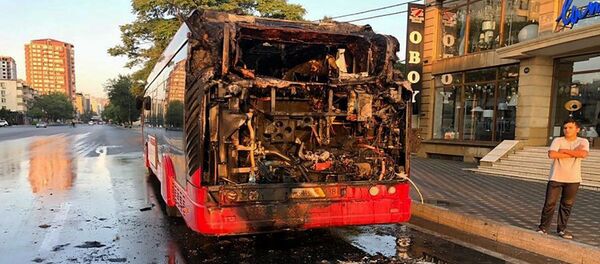 Сгоревший автобус BakuBus - Sputnik Азербайджан