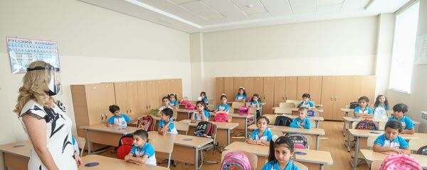 20 nömrəli məktəbdə tədris prosesi - Sputnik Азербайджан