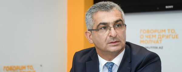 Ответственный секретарь Общественного совета при министерстве образования Ильгар Оруджев Ответственный секретарь Общественного совета при министерстве образования Ильгар Оруджев - Sputnik Азербайджан