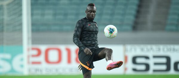 Türkiyənin Qalatasaray komandasının matçdan öncə məşqi Türkiyənin Qalatasaray komandasının matçdan öncə məşqi - Sputnik Азербайджан