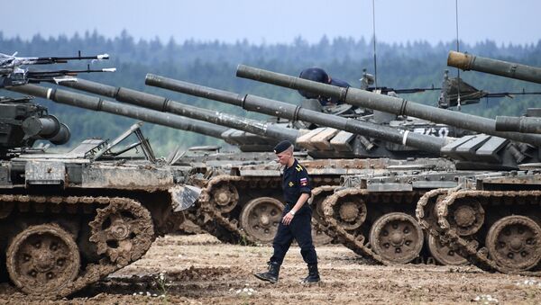 Экипажи танков Т-72, фото из архива - Sputnik Azərbaycan