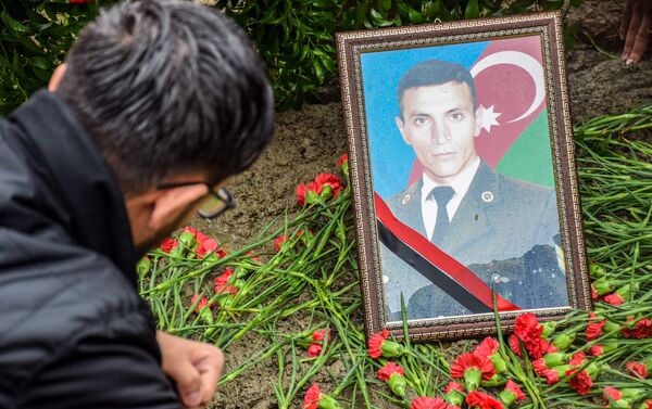  Церемония похорон младшего сержанта Мамедова Эльшана Али оглу - Sputnik Азербайджан