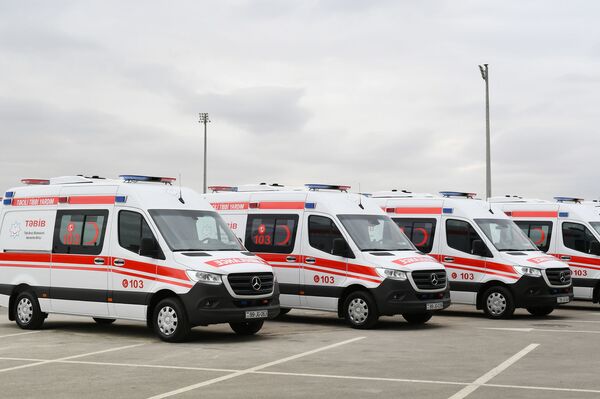 Новые автомобили скорой медицинской помощи - Sputnik Азербайджан