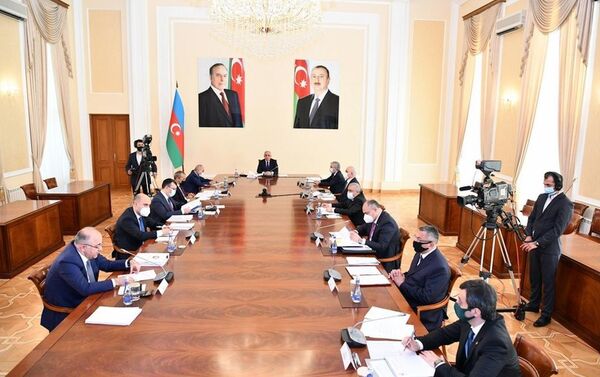 Заседание, посвященное обсуждению проектов государственного и сводного бюджетов в Кабинете Министров - Sputnik Азербайджан