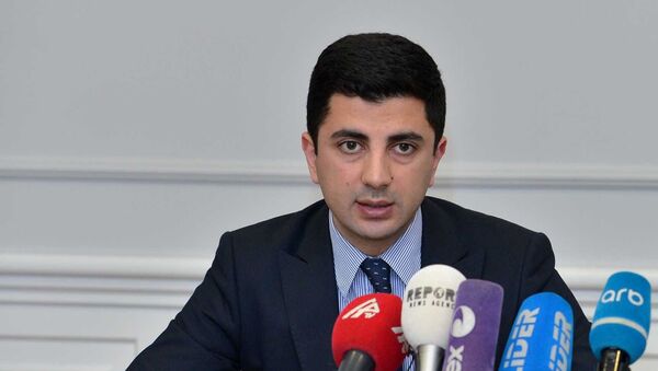 глава отдела человеческих ресурсов Министерства образования Эшги Багиров - Sputnik Азербайджан