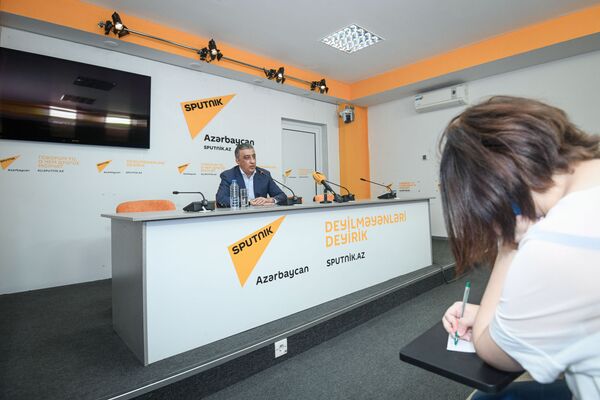 Соль на рану азербайджанского туризма: возможностей много, но предложить людям нечего Соль на рану азербайджанского туризма: возможностей много, но предложить людям нечего - Sputnik Азербайджан