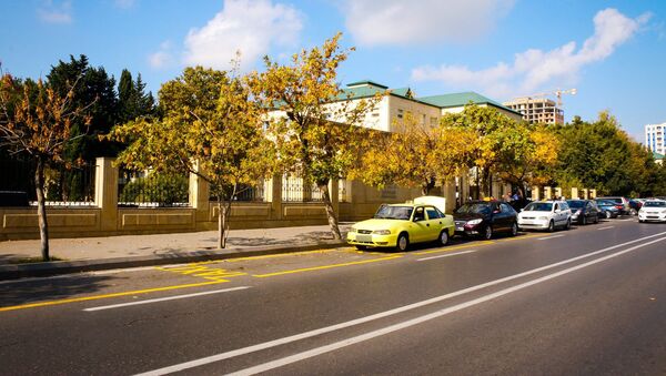 Еще на 12 улицах Баку созданы стоянки такси - Sputnik Azərbaycan