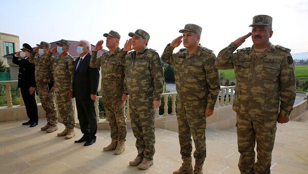 Генеральный прокурор и военный прокурор посетили воинские части в прифронтовой зоне - Sputnik Азербайджан