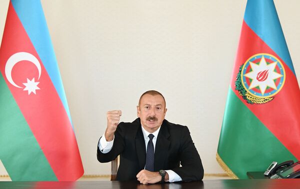 Президент Ильхам Алиев обратился к народу Азербайджана Президент Ильхам Алиев обратился к народу Азербайджана - Sputnik Азербайджан