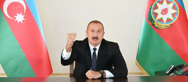 Azərbaycan Prezidenti İlham Əliyev xalqa müraciəti zamanı Azərbaycan Prezidenti İlham Əliyev xalqa müraciəti zamanı - Sputnik Азербайджан